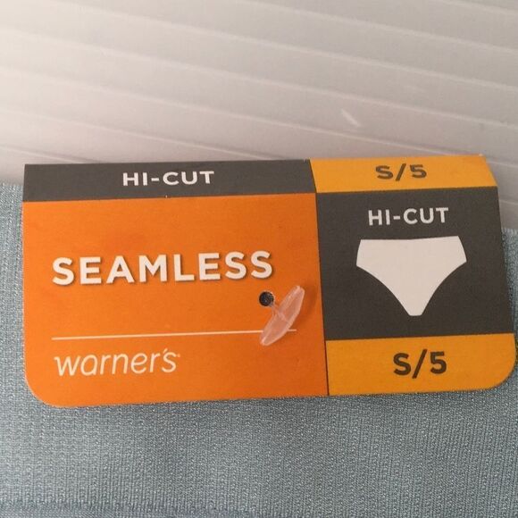 Warner’s Seamless High-Cut Panties (D13) - Picture 2 of 5